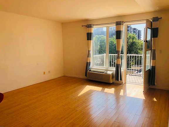 4th image of 112-02 Northern Blvd #5C