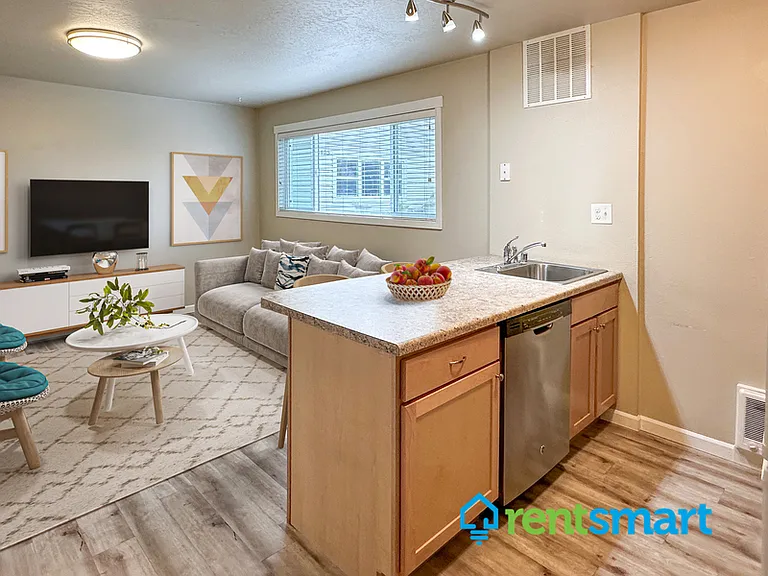 1401 Stoddard St #1 — Photo 4