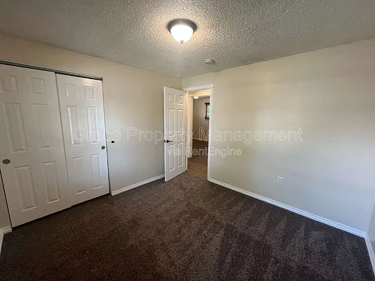 830 S 7th Ave — Photo 10
