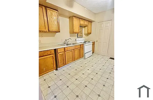 1008 E Kirby Ave #2 Photo 1