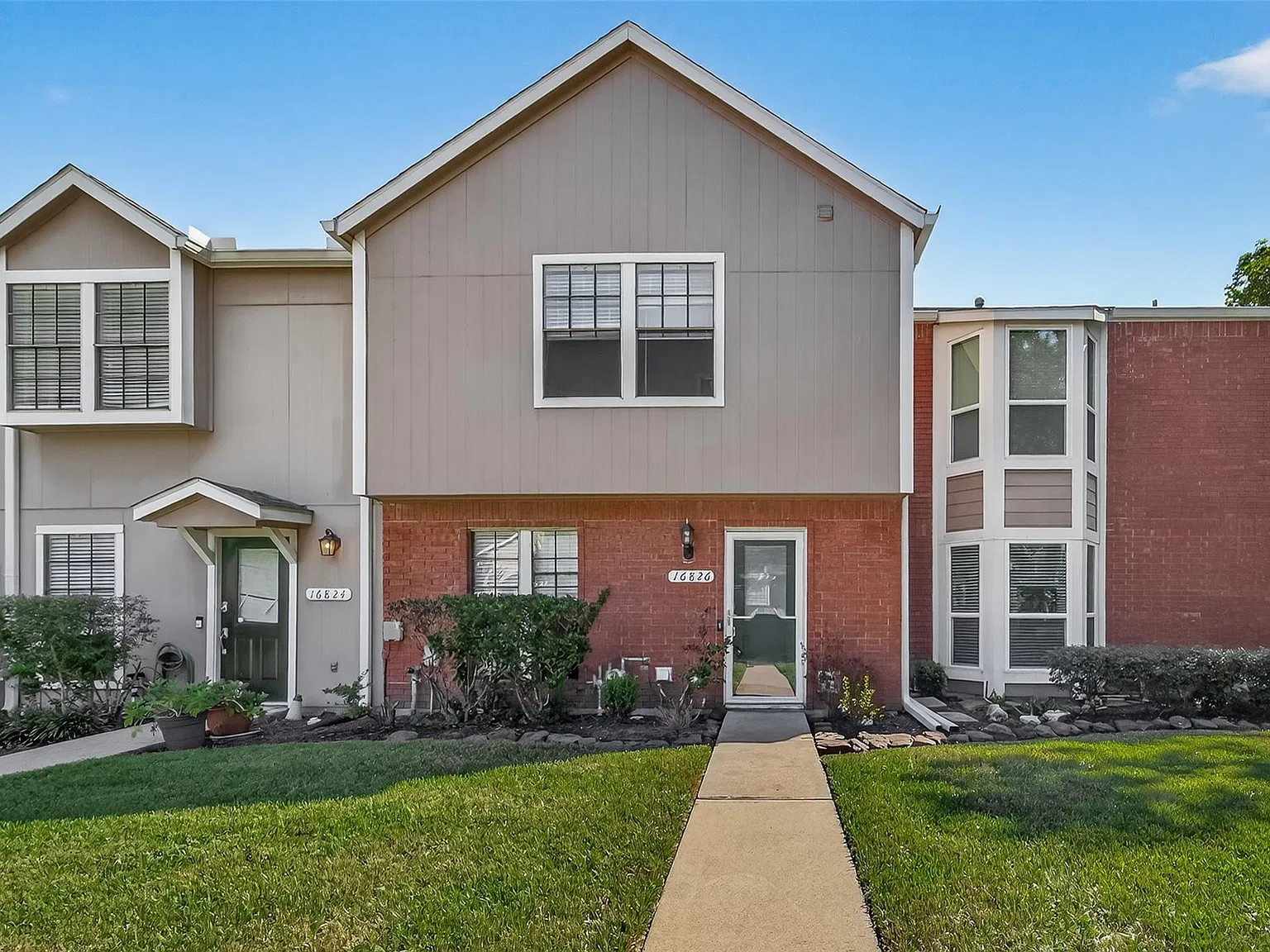 3 bed, 2.5 bath, 1320 sqft, $2,000 — Photo 1