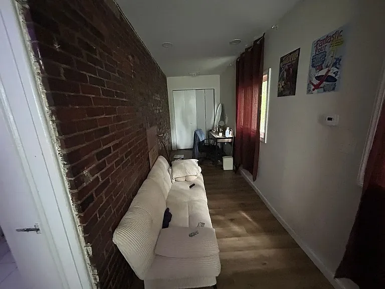 16 Copenger St #2B — Photo 9