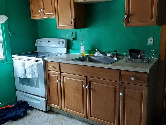 3rd image of 4589 Belmont Ave