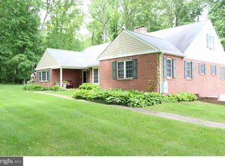 1 Smedley Dr, Newtown Square, PA 19073