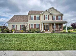 49 Country Side Dr, Carlisle, PA 17013