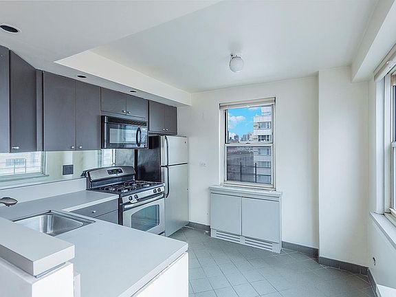 3rd image of 233 E 69th St APT 16H
