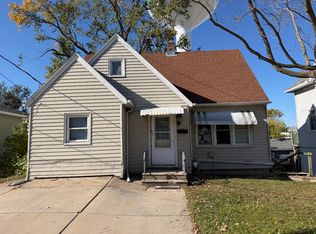 370 Ahnaip St, Menasha, WI 54952