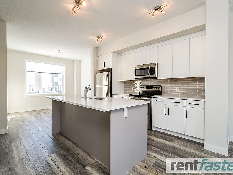 600 Bellerose Dr — Photo 7
