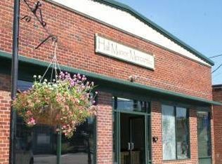 11 N Sage St, Toccoa, GA 30577