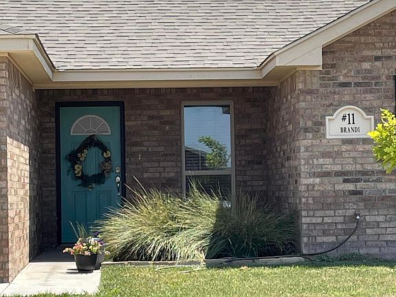 2nd image of 11 Brandi Ln
