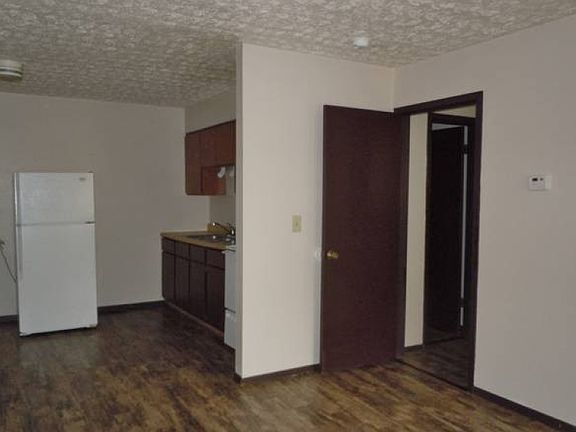 5th image of 809 Patty Dr APT B