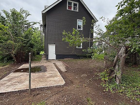 4th image of 10939 Massie Ave