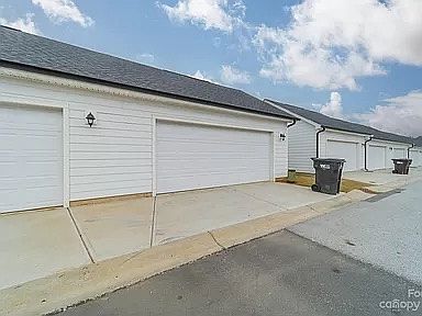 3rd image of 118 Hamrick Rd