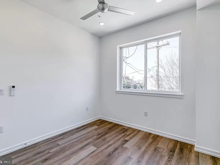 2616 West Girard Ave - 204 — Photo 8