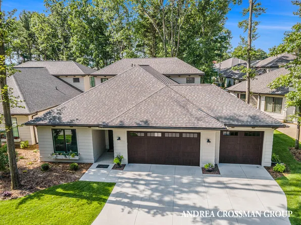 2037 Ottawa Beach Rd, Holland, MI 49424