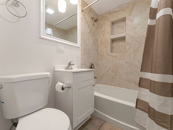 5th image of 4515 W 88th St