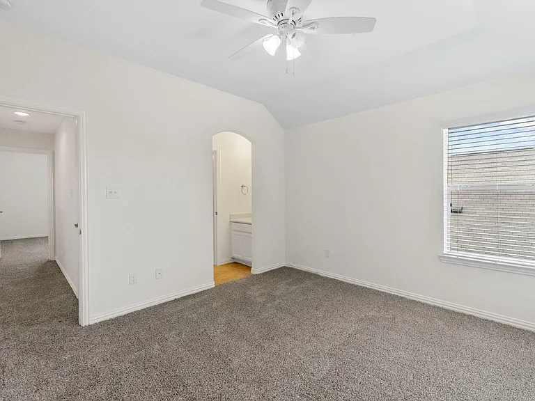 1705 Medina Ln — Photo 23
