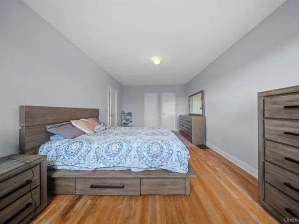 98-120 Queens Boulevard image 23 of 29