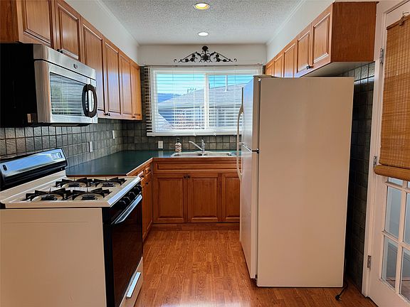 3rd image of 2152 Mamette Ave