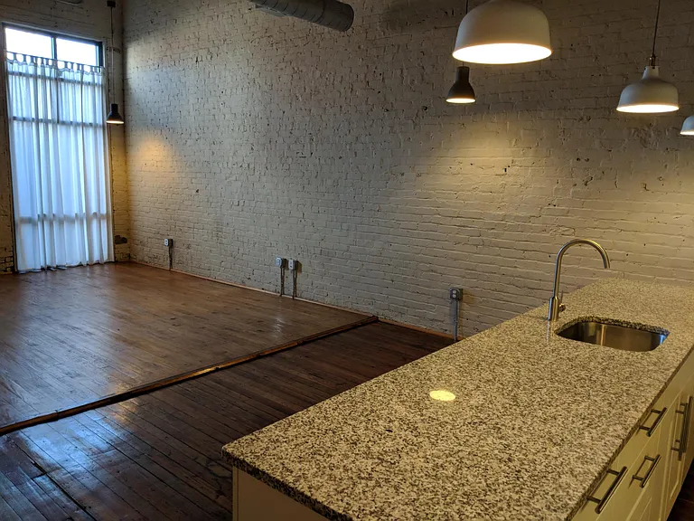 1300 Main St #102 — Photo 8