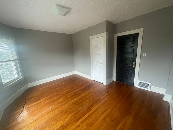 4th image of 1539 Lauderdale Ave