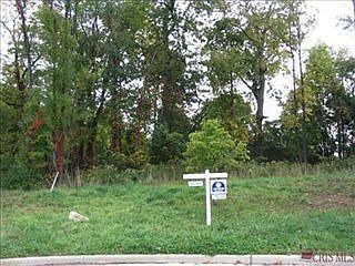 2nd image of 3177 Stockdale Cir