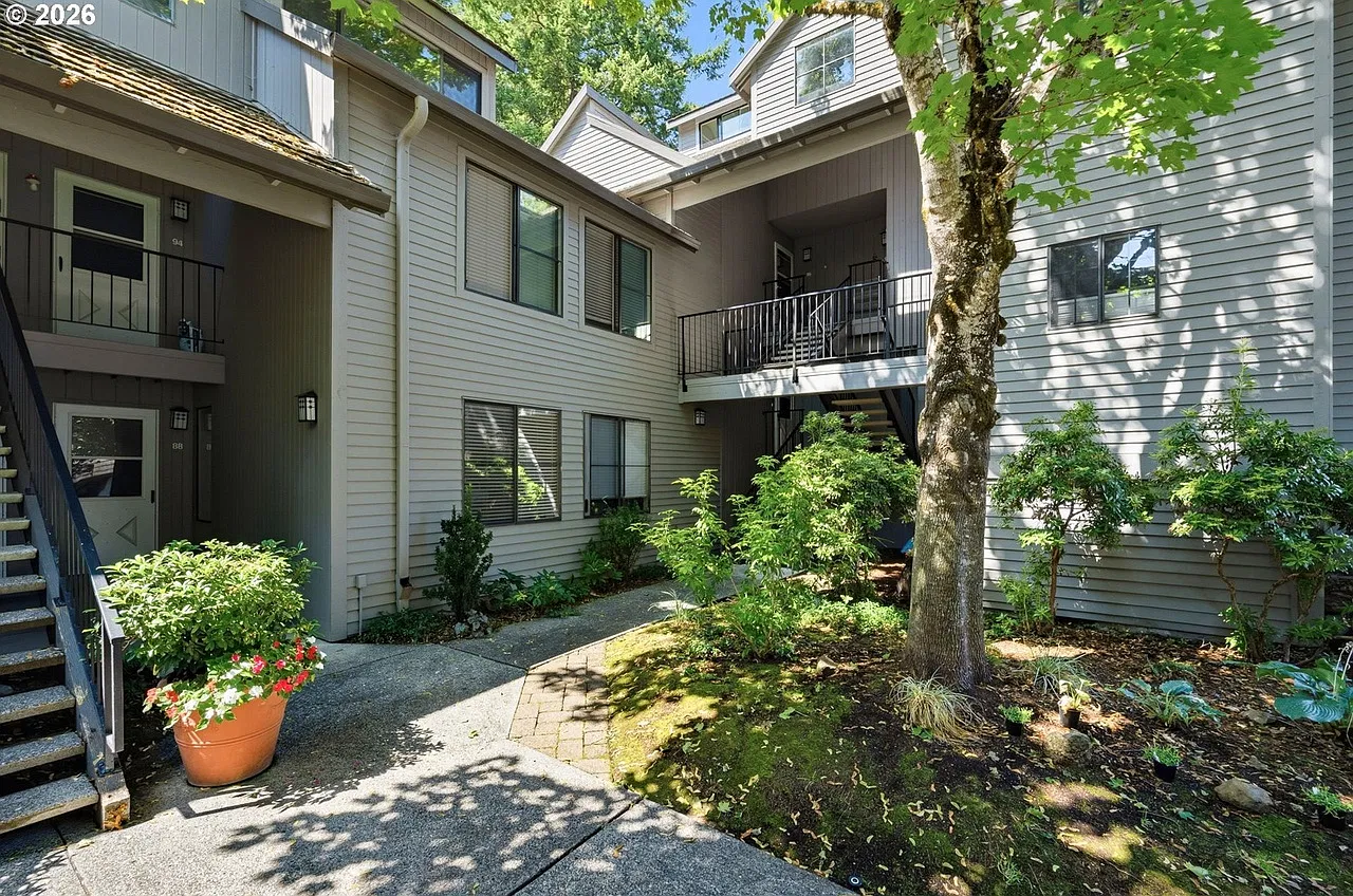 2 bed, 974 sqft, $2,000 — Photo 2