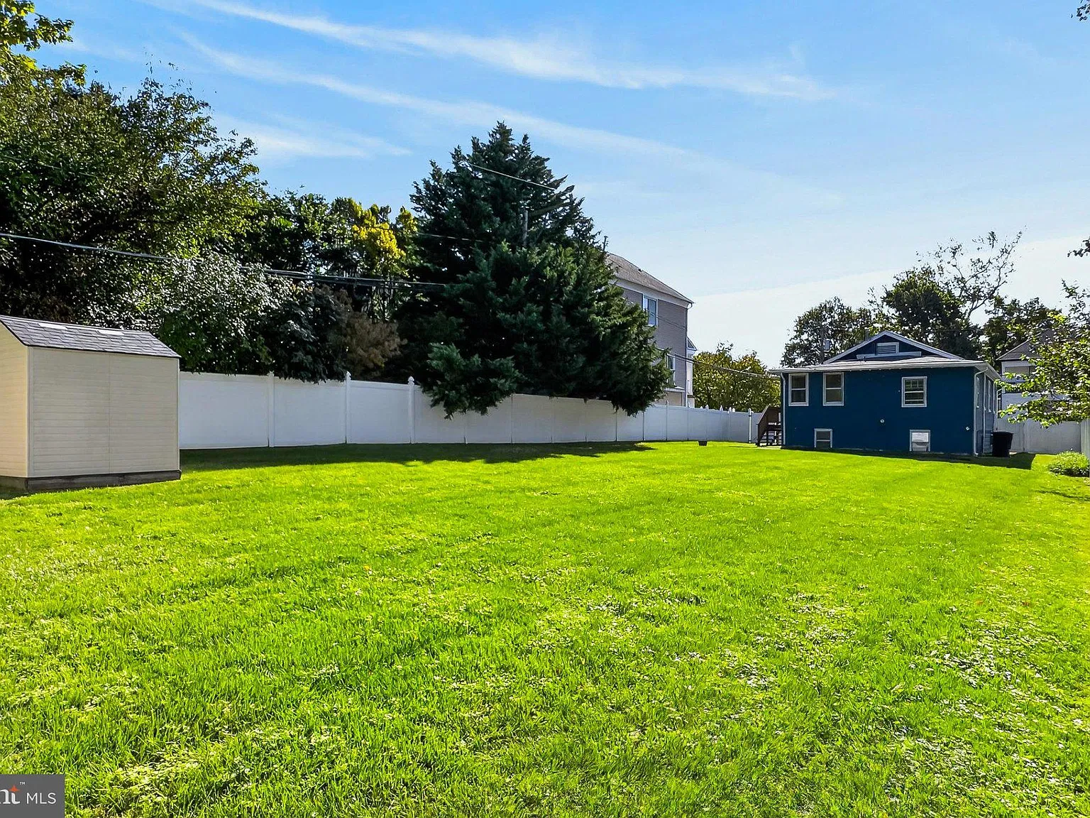 3 bed, 2.0 bath, 1518 sqft, $4,500 — Photo 3