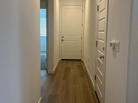 3rd image of 8392 Sinesky Way