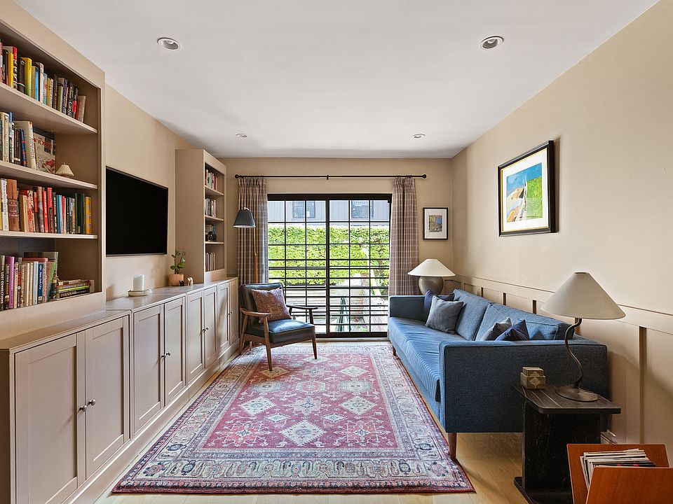 1st image of 800 Park Pl APT 2R