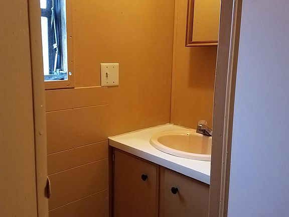 1/2 bath