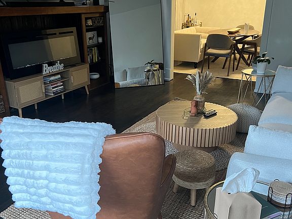 4th image of 5011 N Lawndale Ave #2