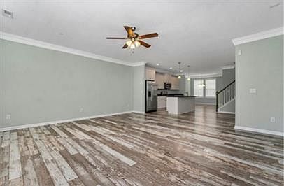 3rd image of 928 Hillside Ave #1