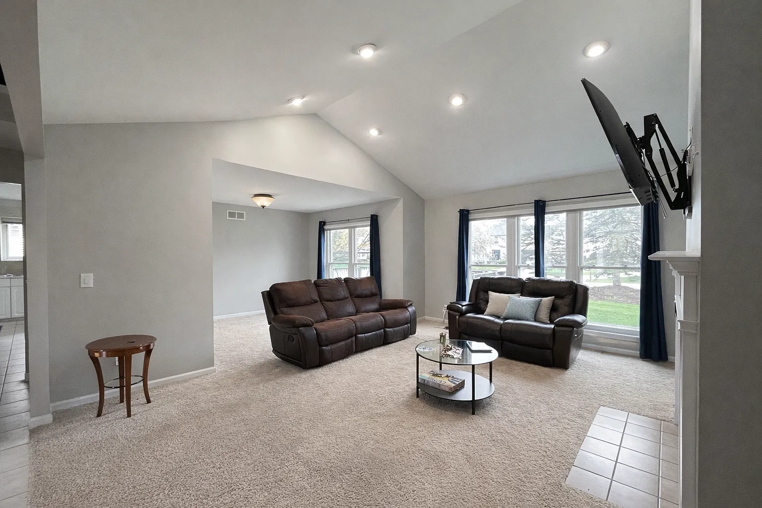 4 bed, 2100 sqft, $3,000 — Photo 4
