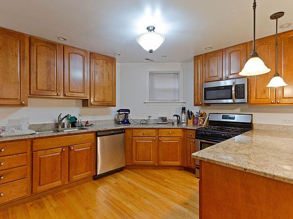 5th image of 1910 W Estes Ave APT G