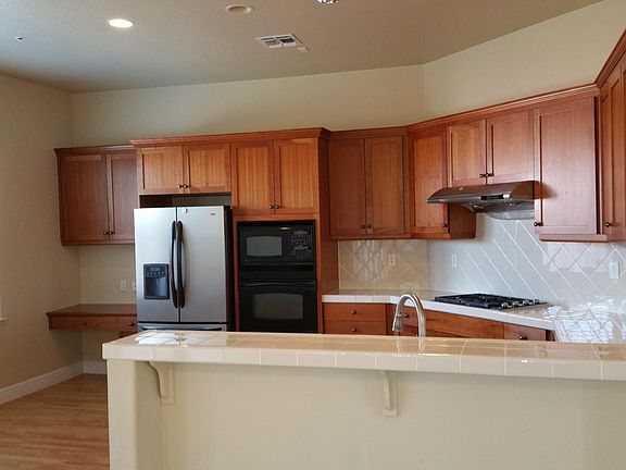 5th image of 516 Emerald Hills Cir