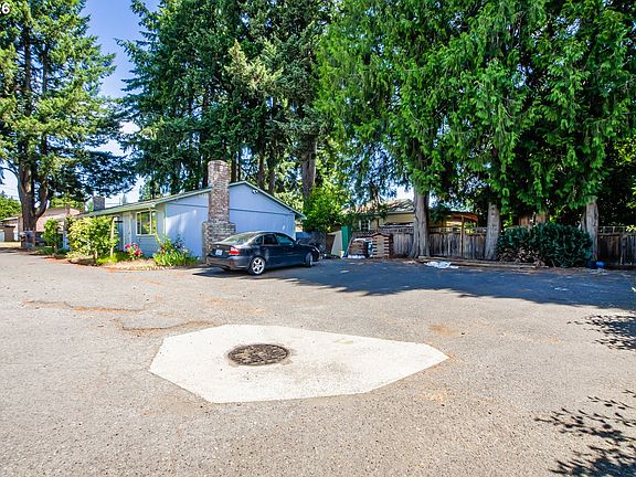 5th image of 3601 E 18th St