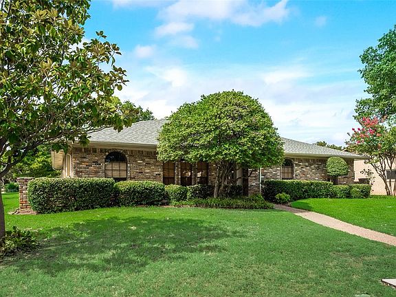 3rd image of 2129 Heather Hill Ln