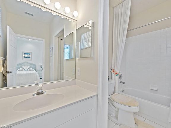 3rd image of 25280 Pelican Creek Cir APT 202