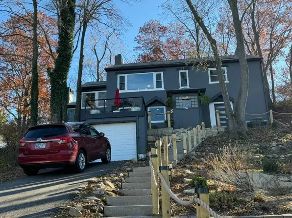 27 Sunset Trl, Portage, IN 46368