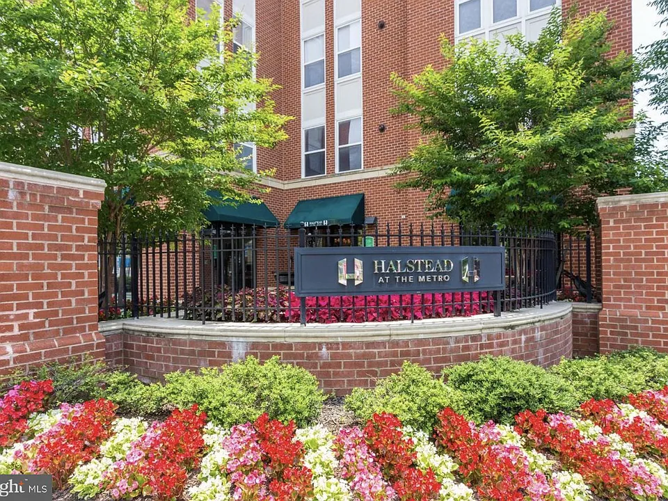 2655 Prosperity Ave #319