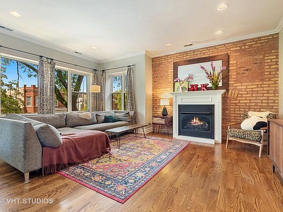 2nd image of 2539 N Hamlin Ave #2