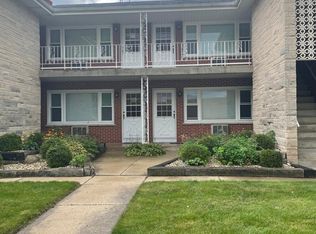 301 W Terra Cotta Ave APT 5, Crystal Lake, IL 60014