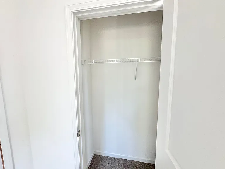 335 Cliffwood St NW #E — Photo 11