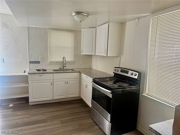 3rd image of 3981 Wendy Dr