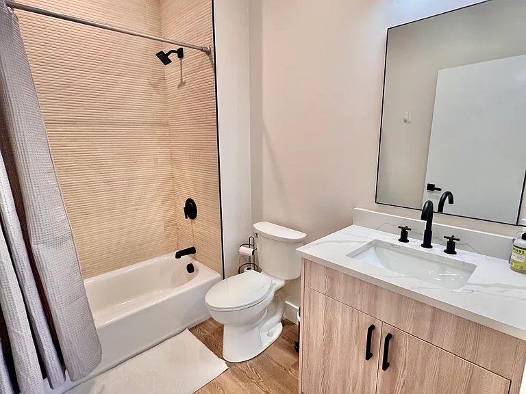 18 Woburn St — Photo 13