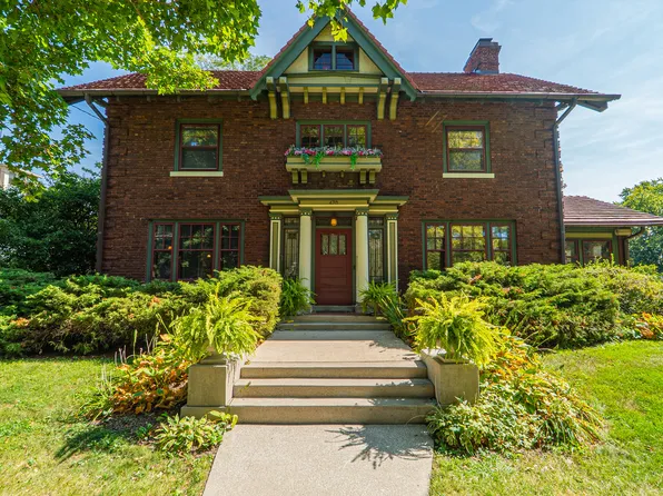 498 S Court St, Crown Point, IN 46307