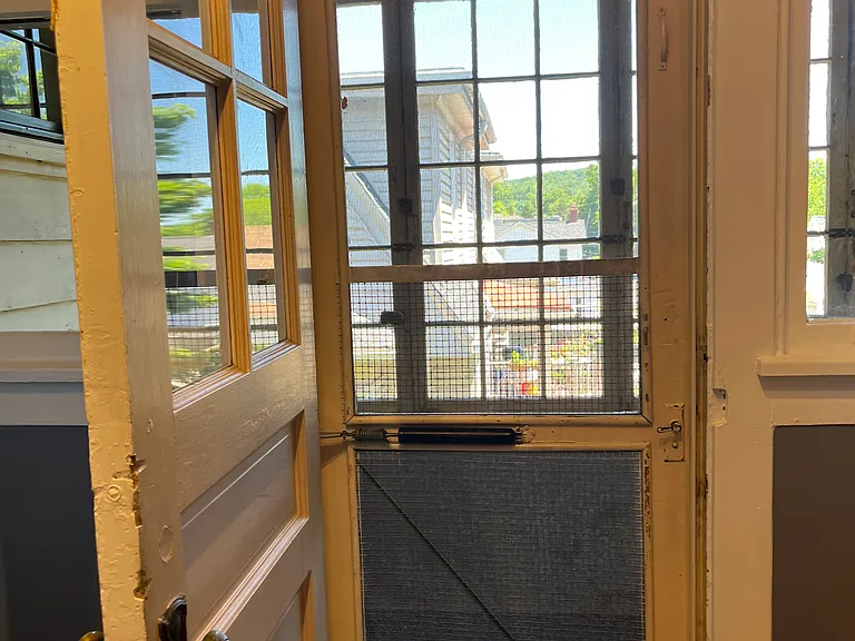 271 Center Ave — Photo 6