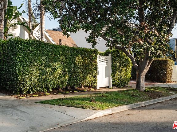 2nd image of 818 N Ogden Dr