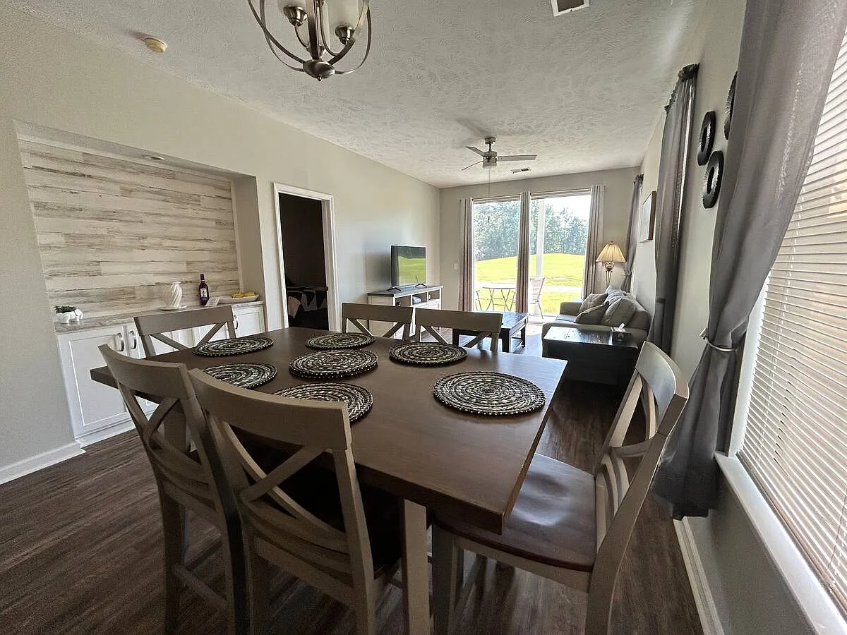 2 bed, 942 sqft, $1,650 — Photo 4